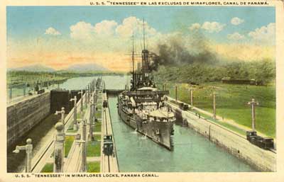 Barco USS Tennessee en el Canal de Panamá