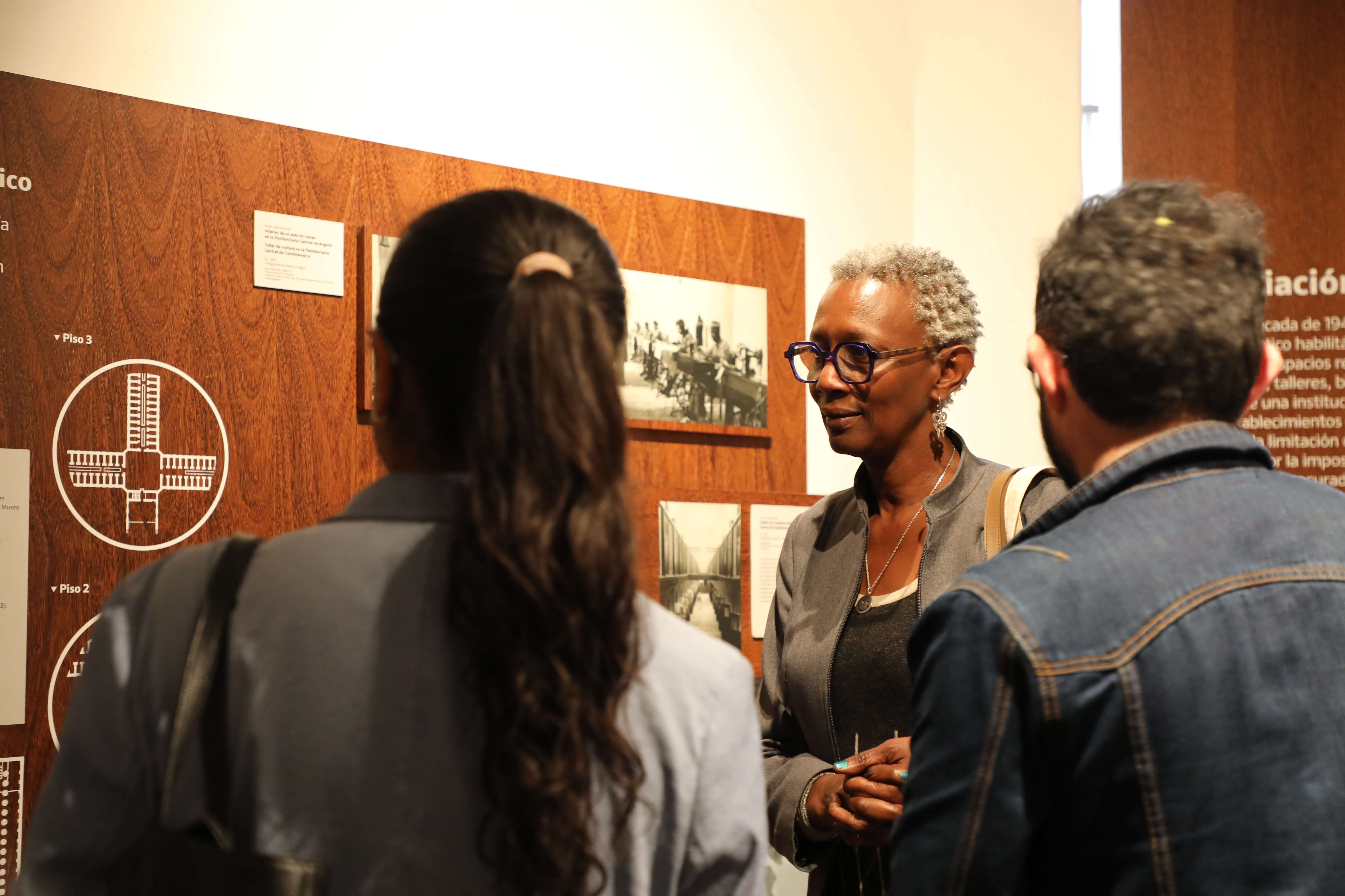 Aline Ndenzako, activista por la memoria de Burundi, visitó el Museo Nacional de Colombia 